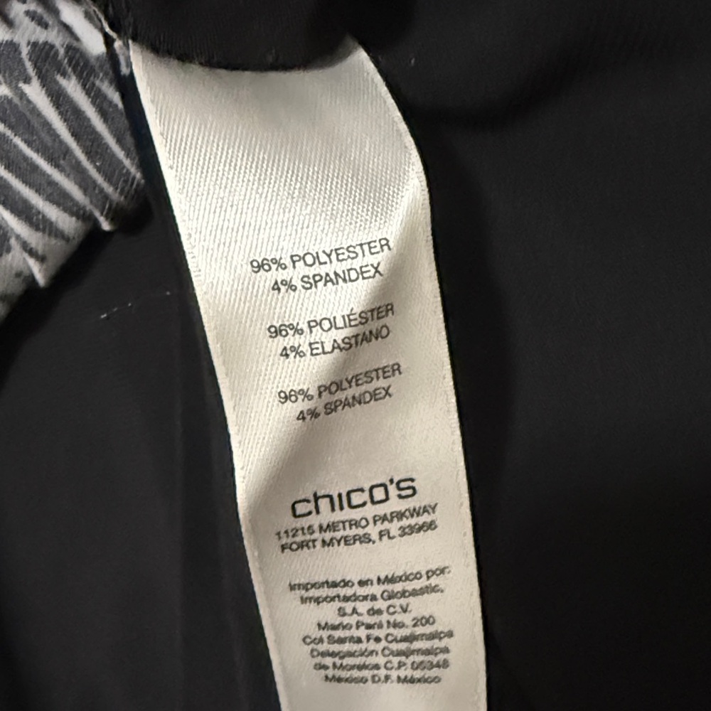 3/$10 Chico's Black and White Chevron Blouse - Picture 3 of 7